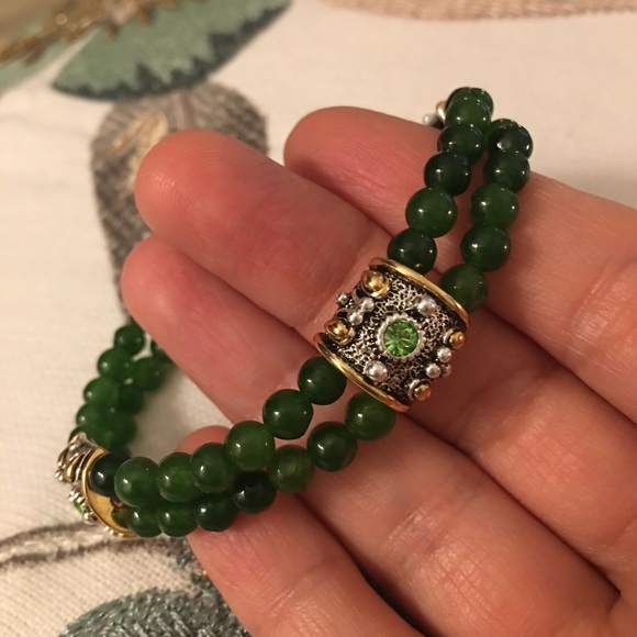 Green agate & silver metal stretchable bracelet - Picture 2 of 8